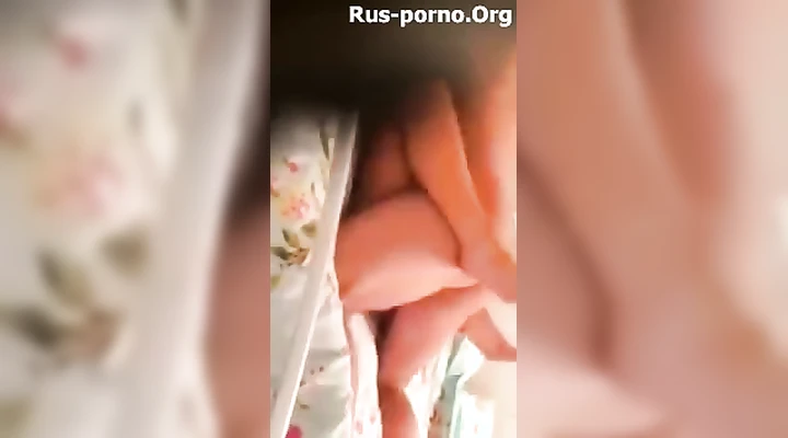 Горячее домашнее порно с молодыми красотками